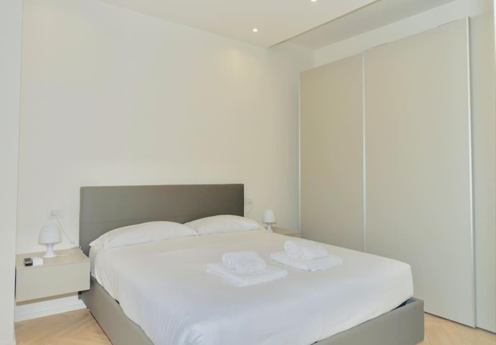 Sky View -Porta Nuova- Appartamento 2 Con Balcone Милано Екстериор снимка