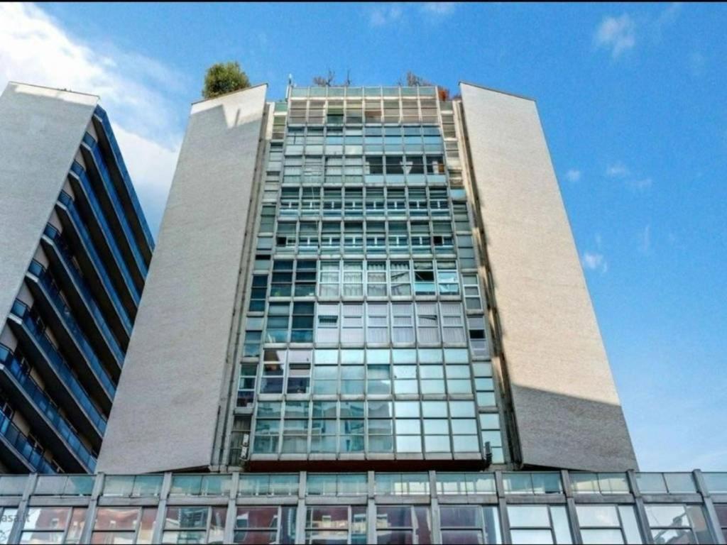 Sky View -Porta Nuova- Appartamento 2 Con Balcone Милано Екстериор снимка